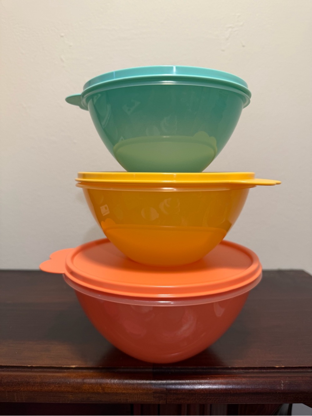 Tupperware bright small bowl container